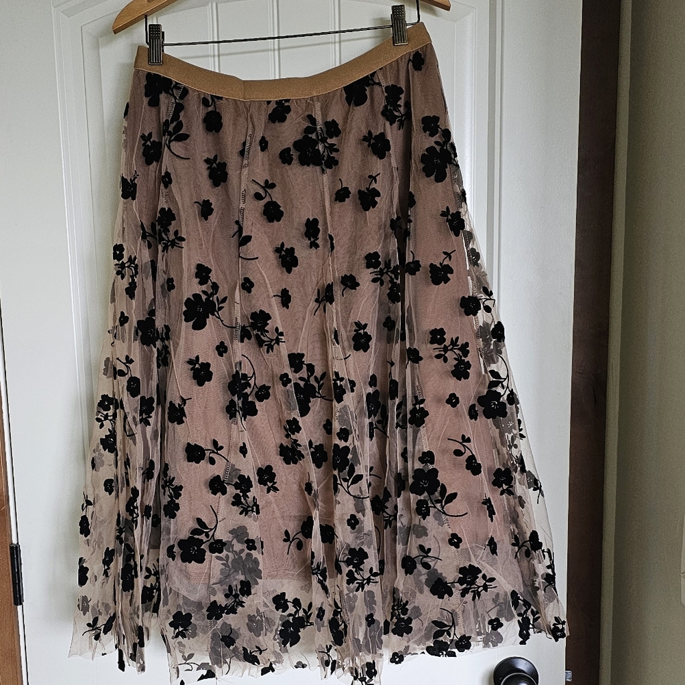 Chicwish Posy double layered midi skirt in Carmel size 3X (14-16)